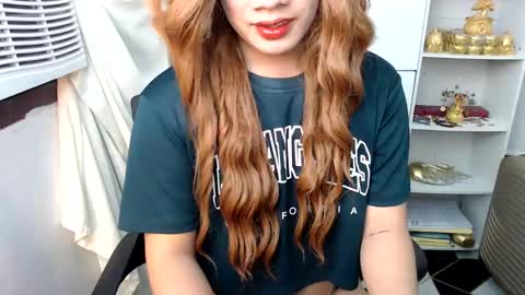 Snapshot of scarletxxxx chatting on 12-22-24, 08:38 Queen Scarlet online show from 12-22-24, 08:38