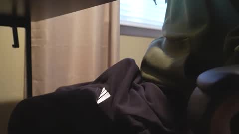 Snapshot of scb894682 chatting on 05-22-26, 10:04 Skinny College Boy online show from 05-22-26, 10:04