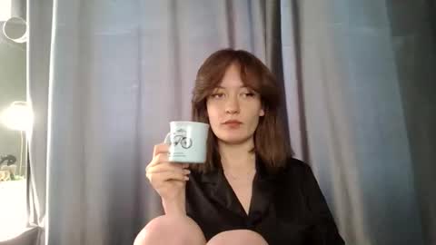 Snapshot of scented_elsa chatting on 11-22-25, 11:53 Elsa online show from 11-22-25, 11:53