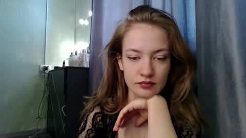 Elsa online show from 05-25-26, 07:36