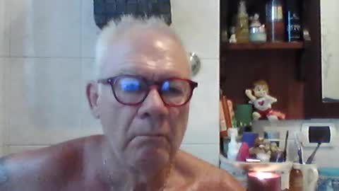 Snapshot of schizzodoro chatting on 07-26-26, 04:42 schizzodoro online show from 07-26-26, 04:42