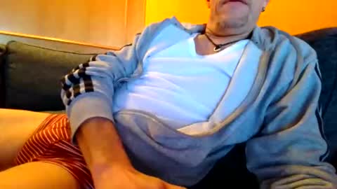 schmuhbaer1 online show from 11-19-25, 07:41