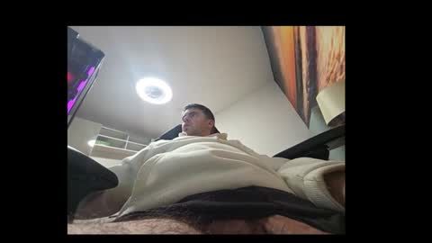 schosch01 online show from 10-28-25, 09:17