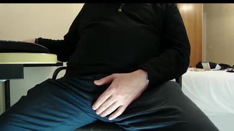 Snapshot of schwanz2023 chatting on 10-12-25, 10:09 Mick online show from 10-12-25, 10:09