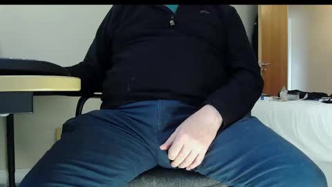 Snapshot of schwanz2023 chatting on 10-13-25, 12:38 Mick online show from 10-13-25, 12:38