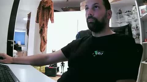 Snapshot of scorpion_cock chatting on 11-15-25, 01:18 scorpion_cock online show from 11-15-25, 01:18