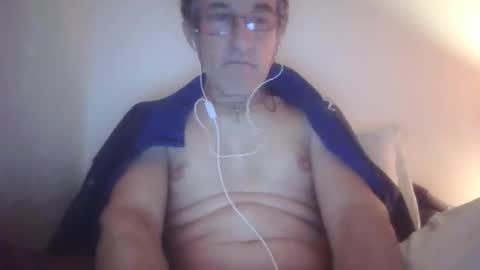 Snapshot of scotchwhieskie chatting on 02-11-26, 11:21 scotchwhieskie online show from 02-11-26, 11:21