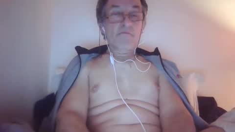 Snapshot of scotchwhieskie chatting on 02-19-26, 12:06 scotchwhieskie online show from 02-19-26, 12:06