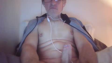 Snapshot of scotchwhieskie chatting on 02-22-26, 12:23 scotchwhieskie online show from 02-22-26, 12:23