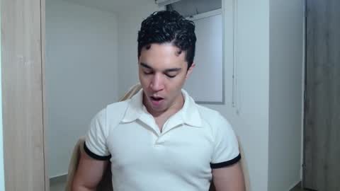 Twitter Scott brasher1 Instagram Camiloestuardo2 online show from 01-06-25, 08:39