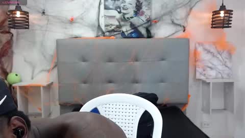 Snapshot of scottdamar chatting on 10-31-25, 06:09 Damar online show from 10-31-25, 06:09