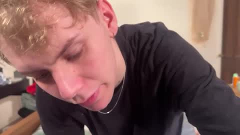 Snapshot of scottish_twink01 chatting on 12-29-24, 07:53 danny online show from 12-29-24, 07:53