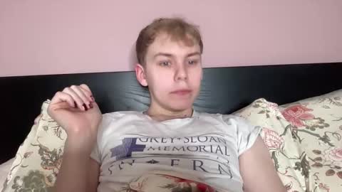 Snapshot of scottish_twink01 chatting on 10-21-25, 04:41 danny online show from 10-21-25, 04:41