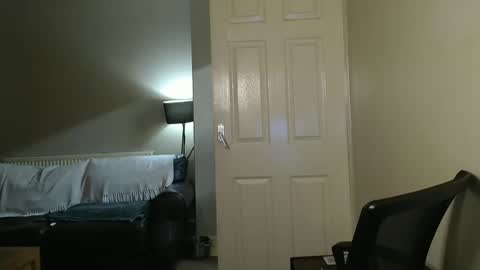 Snapshot of scottsman214 chatting on 02-17-25, 08:58 James online show from 02-17-25, 08:58