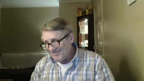 Snapshot of scottsman214 chatting on 02-27-25, 07:37 James online show from 02-27-25, 07:37