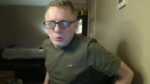 Snapshot of scottsman214 chatting on 03-02-25, 08:29 James online show from 03-02-25, 08:29