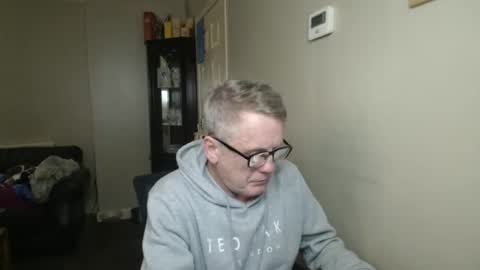 Snapshot of scottsman214 chatting on 10-19-25, 02:23 James online show from 10-19-25, 02:23