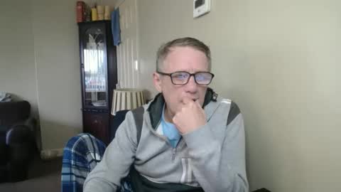 Snapshot of scottsman214 chatting on 11-03-25, 10:49 James online show from 11-03-25, 10:49