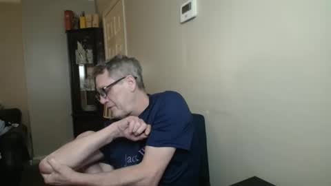 Snapshot of scottsman214 chatting on 11-04-25, 10:09 James online show from 11-04-25, 10:09