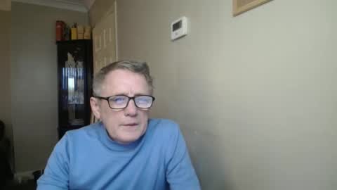 Snapshot of scottsman214 chatting on 11-10-25, 04:06 James online show from 11-10-25, 04:06