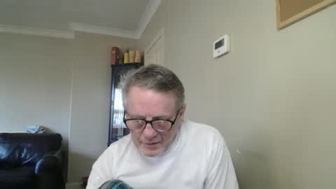Snapshot of scottsman214 chatting on 11-15-25, 12:23 James online show from 11-15-25, 12:23