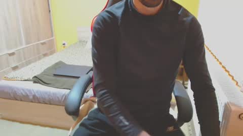 scotty_98 online show from 12-31-24, 04:04