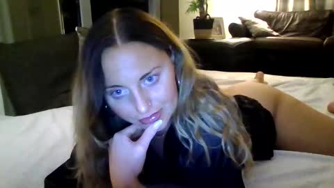 Snapshot of scouse_lexi chatting on 09-15-25, 09:37 Scouse Lexi online show from 09-15-25, 09:37