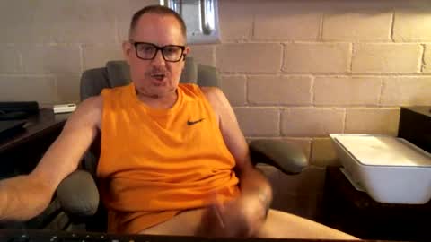 Snapshot of sdh69 chatting on 09-15-25, 05:13 eating pussy sucking dick online show from 09-15-25, 05:13