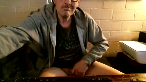 Snapshot of sdh69 chatting on 10-19-25, 10:10 eating pussy sucking dick online show from 10-19-25, 10:10