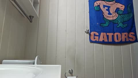 Snapshot of sdraftt45 chatting on 12-15-24, 11:34 Arin online show from 12-15-24, 11:34