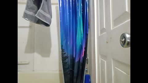 Snapshot of sdraftt45 chatting on 02-17-25, 10:40 Arin online show from 02-17-25, 10:40