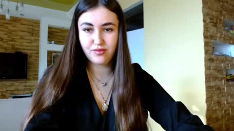 Elizabeth  online show from 10-16-25, 06:47