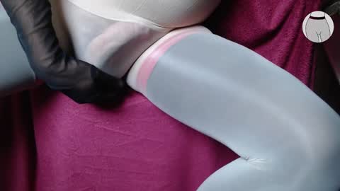 Snapshot of seamlessly chatting on 12-14-24, 09:51 seamlessly online show from 12-14-24, 09:51