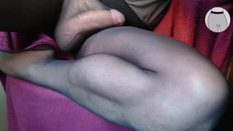 Snapshot of seamlessly chatting on 12-27-24, 11:28 seamlessly online show from 12-27-24, 11:28