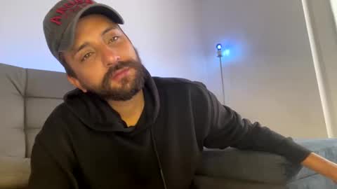 Snapshot of seanpablosanz chatting on 09-17-25, 03:14 Sean pablo Sanz online show from 09-17-25, 03:14