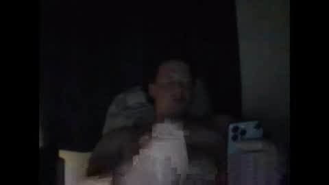 Snapshot of seashell10 chatting on 06-07-26, 05:00 seashell10 online show from 06-07-26, 05:00