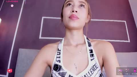 Snapshot of seattle_rousse chatting on 06-27-26, 01:06 Rosie online show from 06-27-26, 01:06