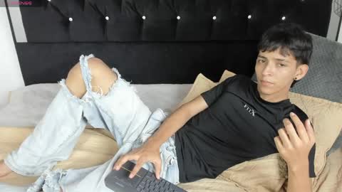 Snapshot of sebas_cat chatting on 05-06-26, 01:57 Sebastian Alvarez online show from 05-06-26, 01:57