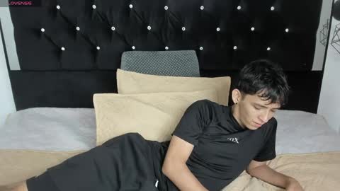 Snapshot of sebas_cat chatting on 05-08-26, 02:17 Sebastian Alvarez online show from 05-08-26, 02:17