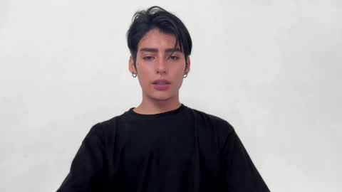 Snapshot of sebas_rosse chatting on 12-04-24, 05:22 sebastian online show from 12-04-24, 05:22