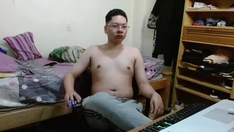 Snapshot of sebasslops chatting on 01-26-25, 01:52 Sebas online show from 01-26-25, 01:52