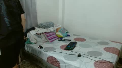 Snapshot of sebasslops chatting on 02-05-25, 02:59 Sebas online show from 02-05-25, 02:59