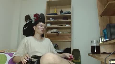 Snapshot of sebasslops chatting on 02-23-25, 04:13 Sebas online show from 02-23-25, 04:13