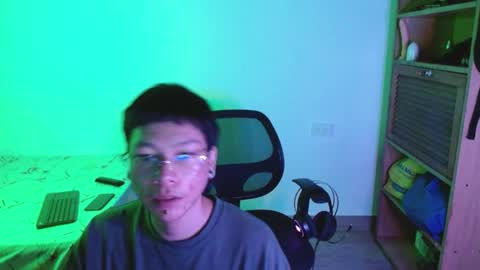 Snapshot of sebasslops chatting on 03-22-26, 04:27 Sebas online show from 03-22-26, 04:27