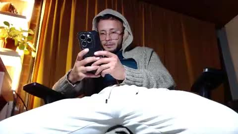 Sebastian online show from 06-11-26, 04:54