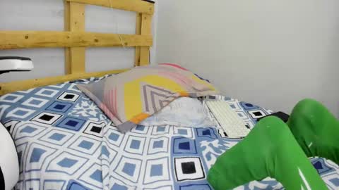 Snapshot of sebastian_0422 chatting on 01-19-25, 02:57 sebastian 0422 online show from 01-19-25, 02:57