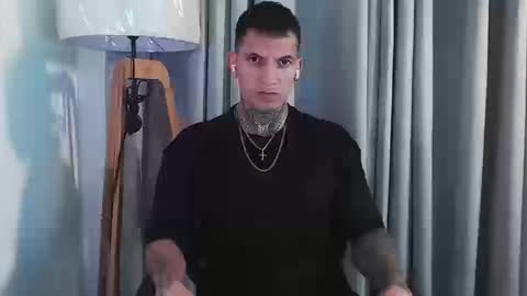 Snapshot of sebastian_muss chatting on 09-08-25, 10:42 Sebastian online show from 09-08-25, 10:42