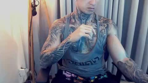 Snapshot of sebastian_muss chatting on 09-18-25, 10:12 Sebastian online show from 09-18-25, 10:12