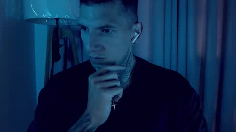 Snapshot of sebastian_muss chatting on 09-21-25, 01:13 Sebastian online show from 09-21-25, 01:13