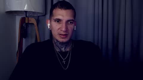 Snapshot of sebastian_muss chatting on 10-11-25, 01:53 Sebastian online show from 10-11-25, 01:53